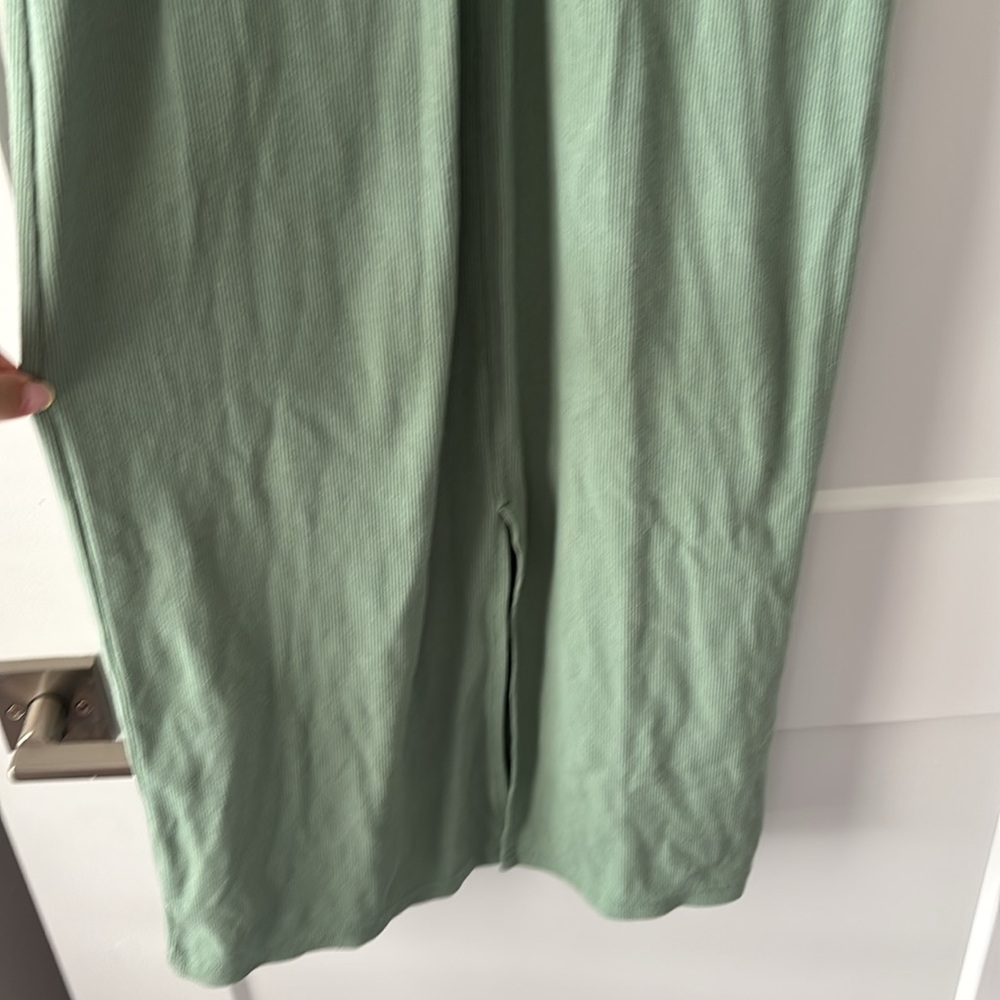 Gu Ribbed Tank Midi Dress - Picture 4 of 4